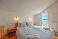 Apartments and Rooms Lea