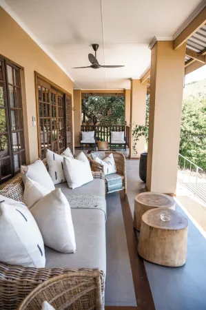 Duiker Game Lodge Отели рядом с достопримечательностью «Thanda Safari - Private Game Reserve»