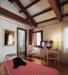 Hotel Ca' d'Oro - Wenice Deep Culture Contarini dal Zaffo Palace周辺のホテル