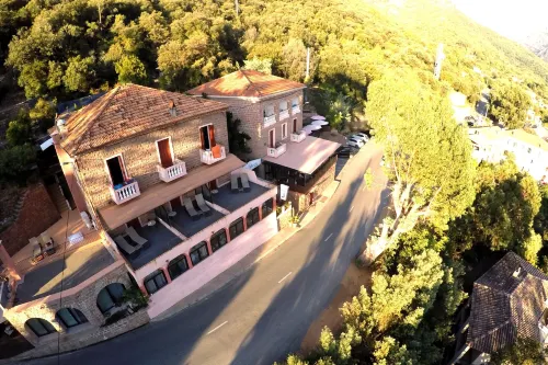 Hôtel Bella Vista Hotels in Ота