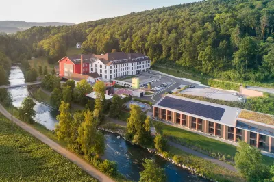 Riverside Hotels in Hori