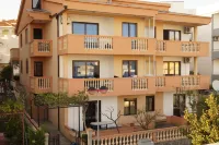 Adriatic Apartments Hotel a 