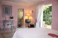 Les Roches Rouges Chambres d'hôtes Hotels in Ventabren