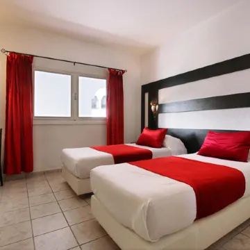 Anezi Apartments Отели рядом с достопримечательностью «Легзира»