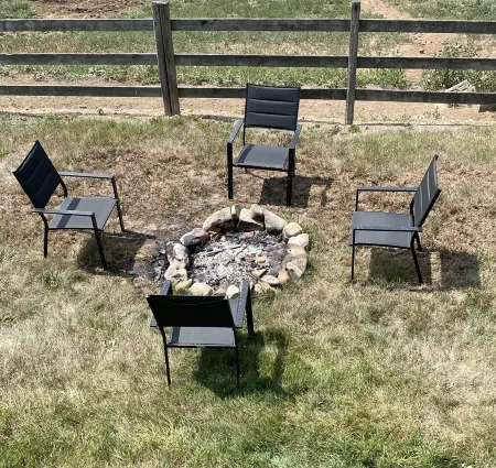 Horse Lover's Hideaway - cabin located near mountain and river activities!