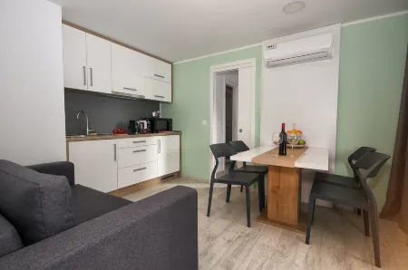 Mobile Homes Camping Plitvice Отели в г. Селиште Дрежничко