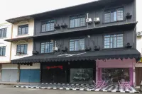 RedDoorz Plus Near Batam City Square Hotels in Lubuk Baja