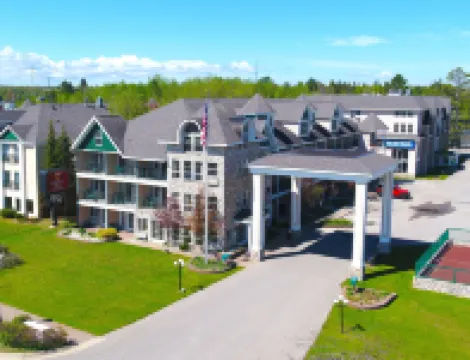 Crown Choice Inn & Suites Lakeview and Waterpark