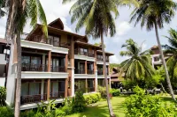 Maehaad Bay Resort Hotels near Srithanu Beach