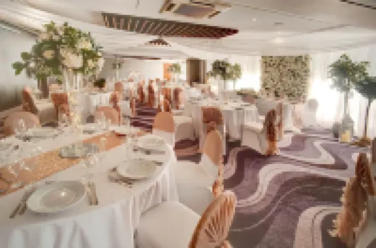 Sandman Signature London Gatwick Hotel