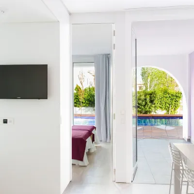 Ebano Hotel Apartments & Spa Các khách sạn gần Nhà hàng Bora Bora Ibiza