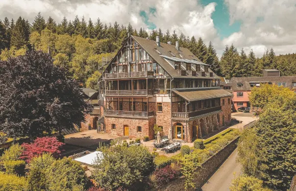 瑪麗恩霍 - 隱居&温泉