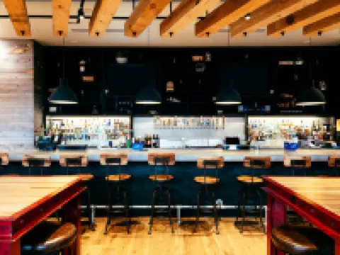 起源紅石酒店 - 温德姆酒店 戈爾登酒店