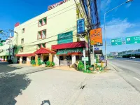 Sirasit 999 Mansion Hotels near Wat Bandai Thong