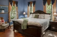 White Oak Manor Bed and Breakfast Hotels in Jefferson