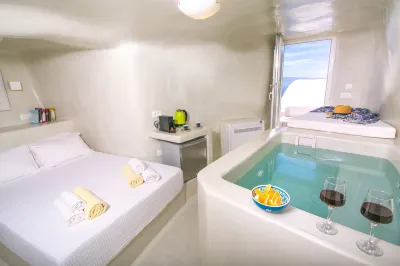 白色洞穴別墅酒店 鄰近Sigalas Winery的酒店