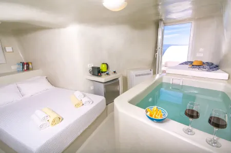 White Cave House Отели рядом с достопримечательностью «Тирасия»