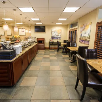 West Inn & Suites Отели рядом с достопримечательностью «Аквариум СИ ЛАЙФ»