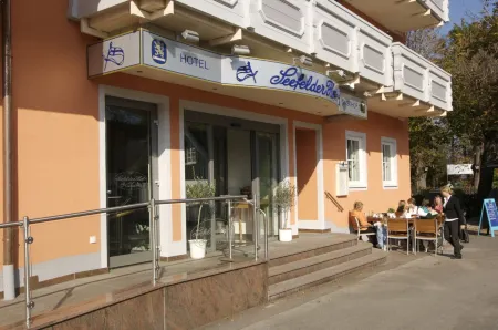 Hotel Gasthof Seefelder Hof Отели в г. Райстинг
