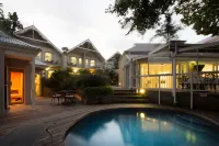 Quarry Lake Inn - Swimmingpools