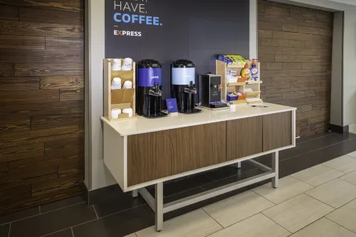 Holiday Inn Express & Suites Brevard – City Center 公共區域 Photos