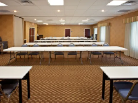 Holiday Inn Express & Suites FRANKFORT by IHG Hotels in Frankfort