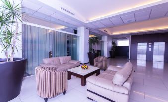 Crown Victoria Hotel