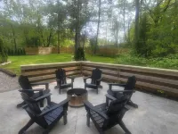Amazing Dome! Panoramic Barrel Sauna! Hot Tub! Sleeps 6 Pet Friendly, Fire Place Hotels in Interlochen
