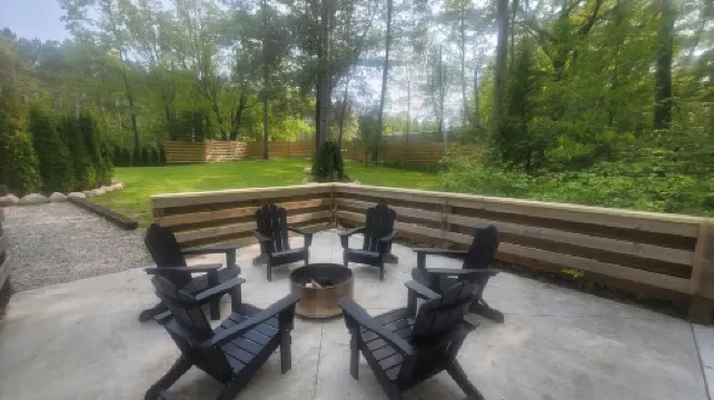 Amazing Dome! Panoramic Barrel Sauna! Hot Tub! Sleeps 6 Pet Friendly, Fire Place