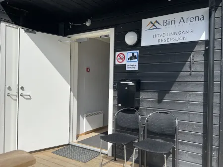 Biri Arena Overnatting Отели в г. Rudshogda