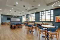 Drury Inn & Suites Montgomery - breakfast