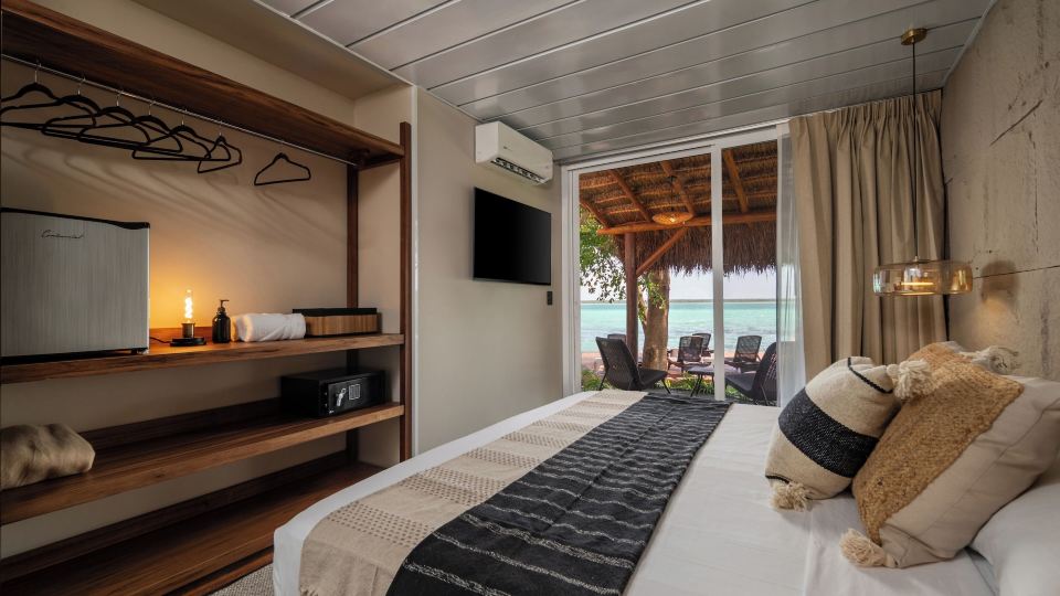 Casa Aakal Lagoon Front