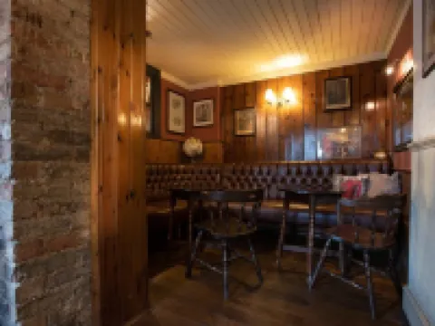 The Coach and Horses Hotels in Chertsey