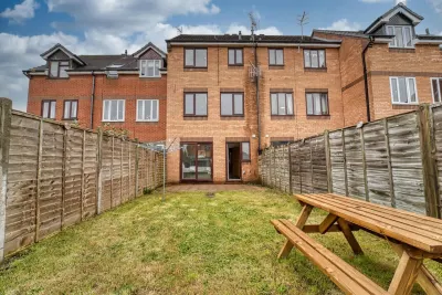 Host & Stay - Coney Green