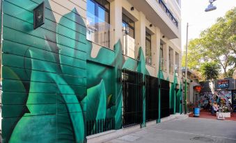 85 Sqm in the Heart of Athens Shared Rooftop Deck