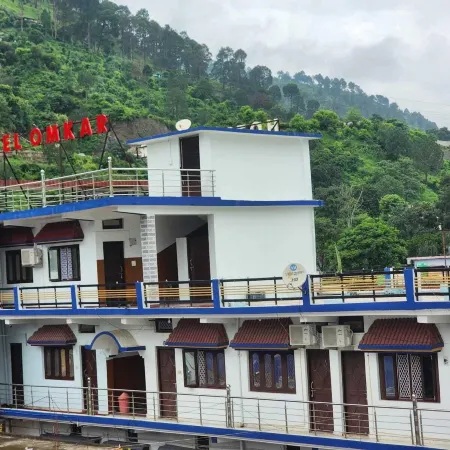 Hotel Omkaar & Restaurant Chinyalisaur