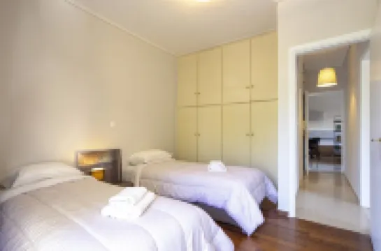 Kleio - Spacious Apartment in Glyfada