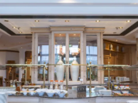 Atomis Hotel Munich Airport by Mercure Hotels in Oberding