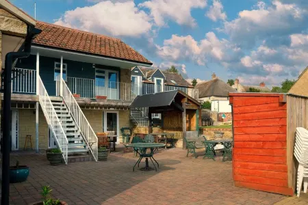 Parrett Hotel Отели в г. Эвершот