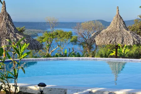 Hacienda Puerta del Cielo Eco Lodge & Spa Отели в г. Ла Консепсьон