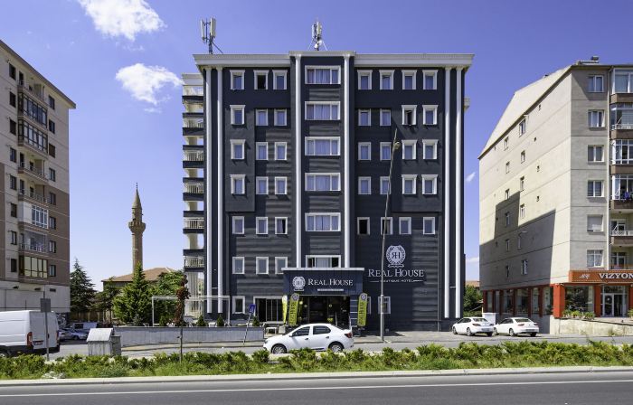 Real House Boutique Hotel