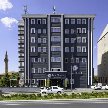 Real House Boutique Hotel
