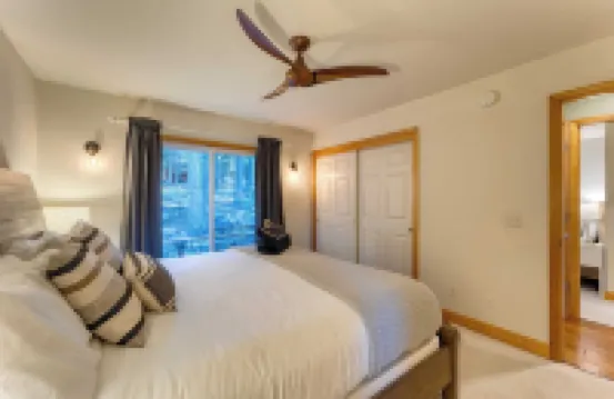 Golden Summit by AvantStay Stunning Secluded Cabin w Access to Tahoe Donner