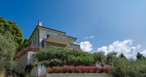 Grand View Elios