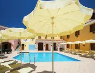 Apartment in Sos Alinos - Uima-altaat