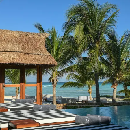Casa del Jaguar Beach Hotel
