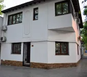 คอสโม เมนโดซา สวีทส์ โรงแรมใน