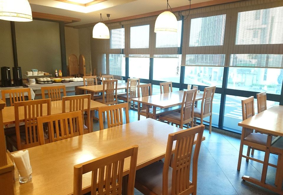 2. 호텔 크라운 힐..