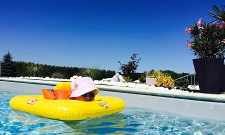 Ome Sweet Home Отели в г. Вильшетиф