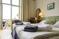 Waxholms Hotell Hotels near Batteriparken, Kronuddens batteri, 13:e batteriet, Vaxholmslinjen